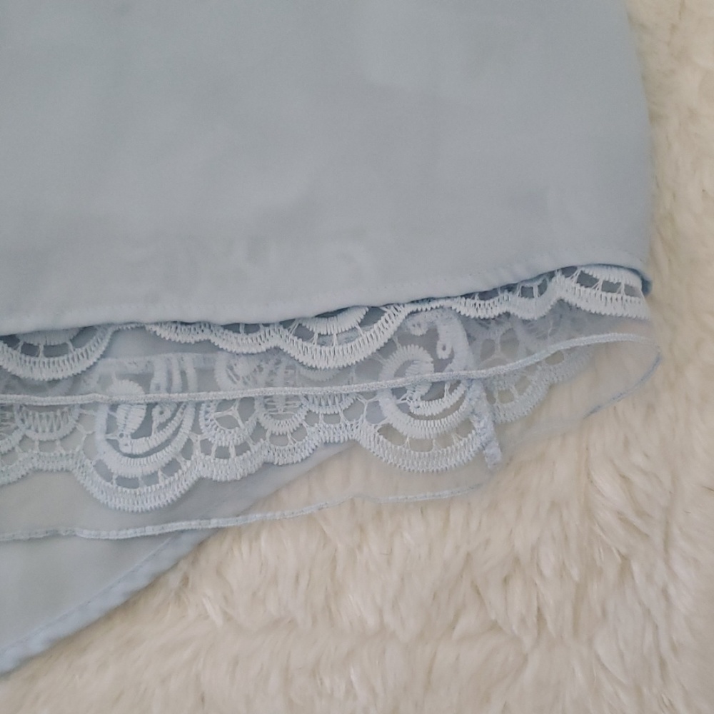 ๐๐HP๐๐Lace Bottom Dress - Picture 3 of 5